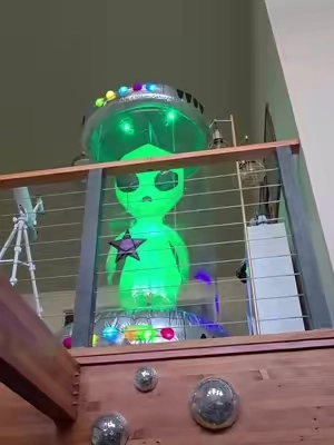 7 ft Halloween Inflatable Outdoor Decoration, Alien Inflatable Halloween Decor Outdoor with Animated LEDs, Halloween Blow Ups Alien Decorations with Test Tube for Halloween Yard Decoration / 9 FT Tall UFO / 9ft Tall Alien