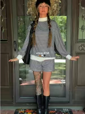 We love a striped set 🖤  #stripes#OOTD#fall#twopieceset 