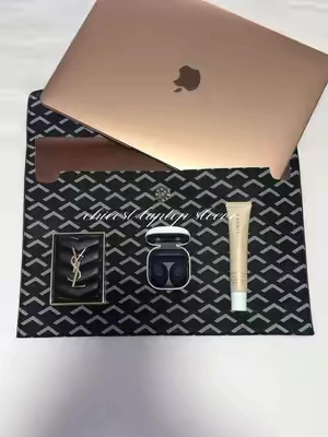 #chicaesthetic #TikTokShopCreatorPicks  #laptopaccesories #laptopsleeve #TikTokshopbacktoschool 