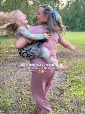The baby sling carrier is on a sale today only! Grab it before it sells out! #babysling #babycat #mamasoftiktok #momlifebelike 