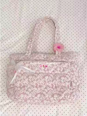 My floral college finally came in🌷it’s water resistant, fits a 15.6laptop, also hang my car keys, and on sale!!!🌸#bagsmart #collegebag #totebag #TikTokshopbacktoschool #backtoschoolhaul 