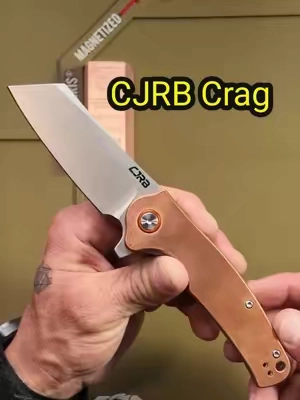 The CJRB Crag comes in a bunch of different variants, but I went with the copper handle and absolutely love it! 🔥 Such a cool look and feel in the hand. #CJRB #CJRBKnives #Crag #EDC #KnifeCommunity 