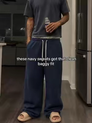 simple color, solid shape #sweatpants #baggypants #wideleg #streetwear #fitcheck 