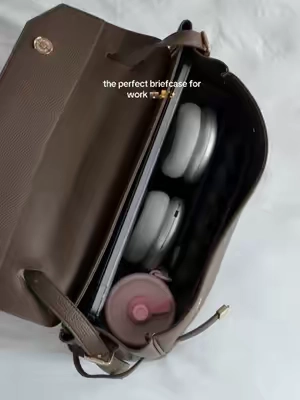 new briefcase has me feeling very studious 😍💼 #workbag #whatsinmybag #briefcase #officefashion #corporatefashion 