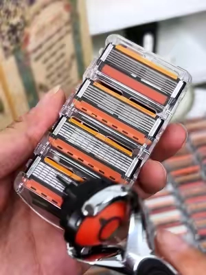 48 cuchillas y un mango para acompañar tu rutina. #MensGrooming #ShavingDaily #RazorSet #ShaveLife #TikTokshopbacktoschool  
