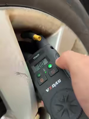 Todo dueño de coche necesita esta herramienta de TPMS!#tpms #tpmssensor #tires #psi #TikTokShop