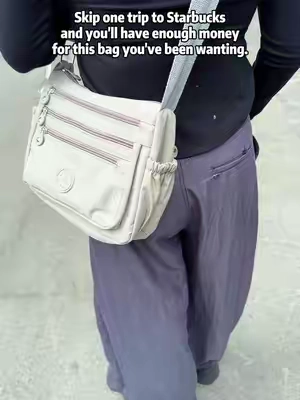 A beautiful and practical purse. 🎒#bags #crossbody #purse #freeshipping