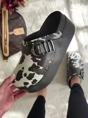 oookayyy crocs these are CUUUTEEEE✨🐄🖤 #crocs #crocsnewarrivals 