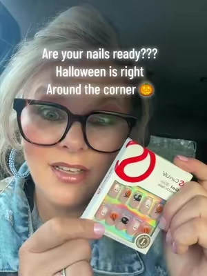 Have you picked out your Halloween nails yet?? Curvlife has several cute Halloween styles🎃#halloweennails