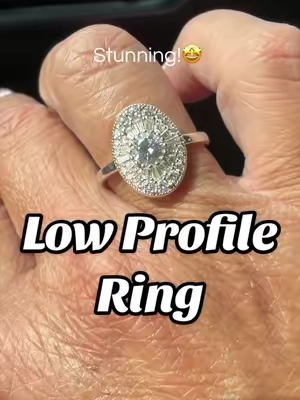 ✨Brace yourself for compliments! This ring has a low profile so it doesn’t snag on your clothing, but it lacks nothing in shine and sparkle!! #rings #moissanite #affordablejewelry #TikTokshopbacktoschool #tiktokshopcreatorpicks @HELLOICE Jewelry 