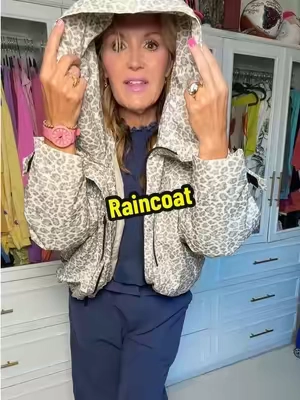 🐆This is a coat you don’t want to miss out on.   The olive leopard is soooooo good.  @PUFFIT.US.OFFICIAL  #leopard #puffit  #raincoat #jacket #TikTokshopbacktoschool 