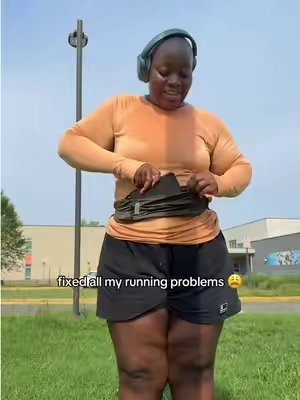 now I don’t have to carry my phone 🤏🏾 #runningbelt #runninggear #Running #runninghack 