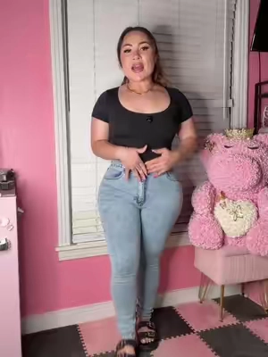 #Tiktokshopsummer #sohochic #denimjeans #highwaistedjeans #skinnyjeans 