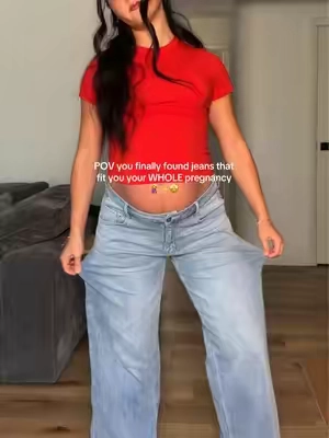 8.5 months pregnant and they fit amazing #pregnancy #pregnancyjeans #maternityjeans 
