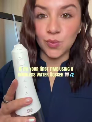 If it’s your first time using a cordless water flosser here is some advice ! #waterflosser #cordlesswaterflosser #flossing #teeth #dentalhygienist 