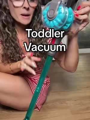 I think i win this round 🤯🤣 #kidsvacuum #toyvacuum #kidstoy #toddlertoy #toddleractivities 