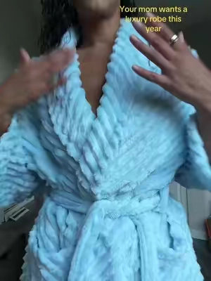 #bathrobe #luxuryrobe #robe #cozy #cozyrobe 
