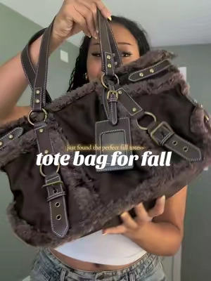 I can put anything in this 😩❤️❤️ #tiktokshopcreatorpicks #dealsforyoudays #dollskill #totebag #fallbag 