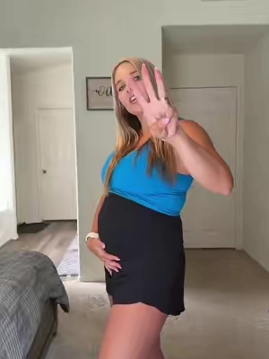 The 3 C’s pregnant mamas live by when getting dressed ✨🤰  #maternityfashion #maternityathleticshorts #maternityworkout #pregnancyclothing 