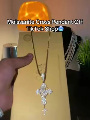 #moissanite #crosspendant #moissanitejewelry #moissanitevsdiamond #vvs 