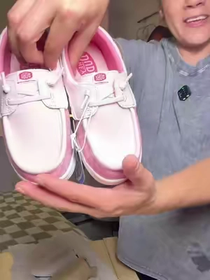 Zapatos HEYDUDE para niñas y niños. #sliponshoes #heydudeshoes #TikTokshopbacktoschool #calzadoparaniños #zapatoescolar 
