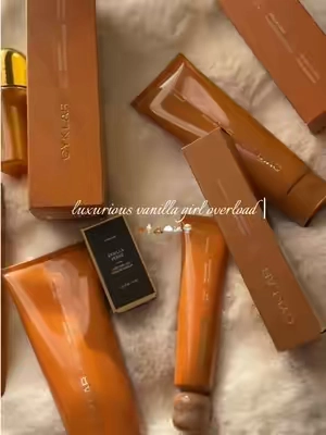 if you love a good vanilla scent that lasts long you have to try cyklar’s vanilla verve it’s so good and the skincare benefits are amazing 🍂🍦 #cyklar #vanilla #bodycare #TikTokshopbacktoschool #tiktokshopcreatorpicks 