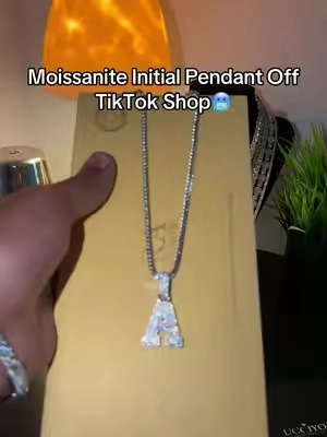 #moissanite #initials #pendant #moissanitejewelry #moissanitevsdiamond 
