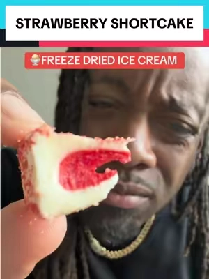 It’s crunch and then it melts! #snack #snacks #strawberryshortcake #sweets #dessert 