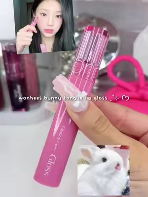 the viral wonhee bunny tongue lip gloss that she uses everyday! #romnd #kbeauty #lipgloss #bunnytongue #bunnytonguegloss 