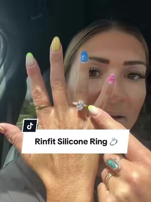 The amount of comments and compliments on this ring 🤩 You wouldn’t even know you’re wearing because the silicone band is sooo comfy. @Rinfit Rings #rinfitrings #siliconerings #rinfit 