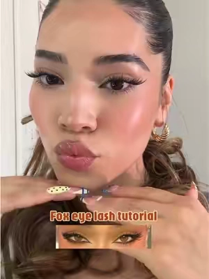 In love w these 😍 #lashtutorial 