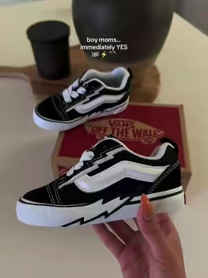these toddler Vans are just SOO cute 😭😭 #toddlershoes #vans #backtoschoolshopping #tiktokshopcreatorpicks #tiktokshopsummersale 