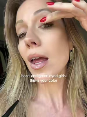 This is the color Social.  @MERIT Beauty #soloshadow #meritsoloshadow #greeneyes #hazeleyes 