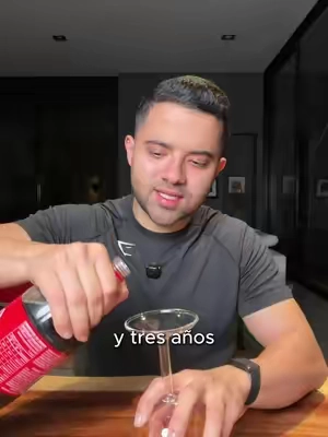 Hace 8 meses me preocupaba mi cabello, hoy me peino sin gorra 🔥 #HairCare #HealthyHair #MenGrooming #HairRoutine #ConfidenceBoost Disclaimer: results may vary 