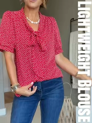 I’m heading back for more colors because I will be wearing this on repeat 🤍 #blouse #shortsleeveblouse #fallstyle #workwear #churchoutfits 