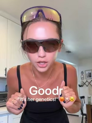 new workout set & sunnies NEW MOTIVATION TO GRIND!!! 🗣️💪🏼🚴🏼‍♂️🛼🦵🏼 let’s goooo #goodr #sunglasses #runningglasses #workoutmotivation #runners 