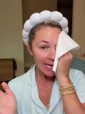 I use these every single day 💦✨ #cleanskinclub #skincare #facialtowels #facetowels #facetowel 
