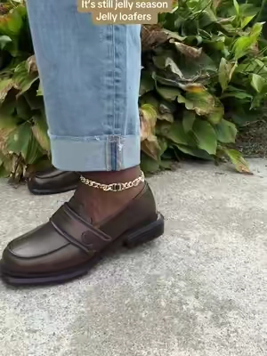 We are taking jelly season into the fall @Melissa Official #jellyshoes #jellyloafers #loafers 
