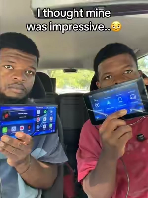 His is actually way better😵‍💫 #carplay #carplayscreen #applecarplay #androidauto #caraccessories 