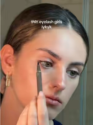 the best hack to make your lashes look fuller 🥹 #lashhack #lashextensions #makeuphacks #eyelashgrowth #fyp  