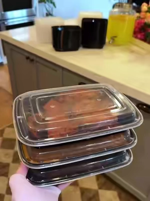 Why does matching food storage make me this happy 😂🤍 #FoodStorageContainers #PlasticContainers #KitchenStorage #FridgeOrganization #KitchenOrganization 
