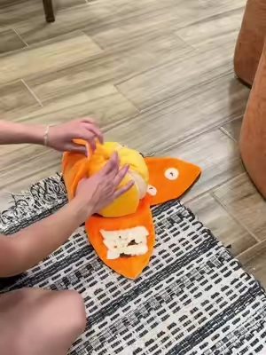 I should try her food at the bottom next time ✨😆 #dogenrichment #snufflemat #treattoy #dogtoy 