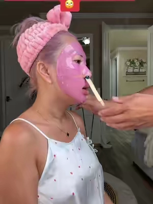 In my 40s and my skin look good! #medicubeskincare #medicube #facemask #koreanskincare #TikTokShopDeals @medicube global 