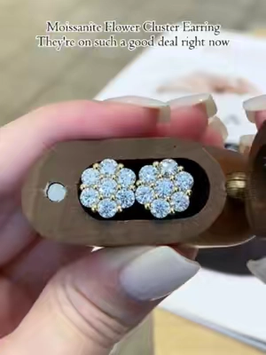 Moissanite Flower Cluster Earring💎They're on such a good deal right now✨#earrings #earring #earringslovers #moissaniteearrings #moissanite #TikTokShopSummerSale #delzzad #waterproofjewelry #jewelry #giftideas #2026 #viral #delzzadjewelry #nontarnishjewelry #beautiful #luxury #affordable #diamond #diamondtester #GRA #silver #silverjewelry #s925 #s925silver #TikTokshopbacktoschool #BackToSchool2026 #DormTour #CollegeEssentials #flowers