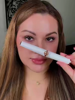 rizador de pestañas con calor y las pestañas duran súper rizadas todo el día #TikTokshopbacktoschool #lashes #rikilovesriki #heatedlashcurler #tiktokshopcreatorpicks