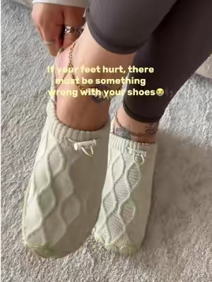 If your feet hurt,must be something wrong with your shoes😭#barefootshoes #widefeetfriendly #feetpain #comfortableshoes #tiktokmademebuyit 