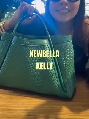 The POP of green 💚😍 I’m usually a neutral bag girl, but this color completely makes the outfit. It’s such a good statement bag while still being easy enough to wear with everyday looks. #greenbag #statementbag #bagsoftiktok #outfitinspo #BackToSchool 