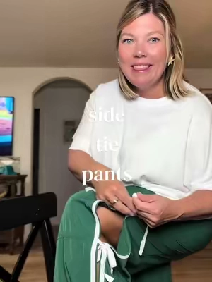 These pants with their side ties are so cute! 🥰 #fyp #TikTokFashion 