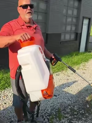 Backpack sprayer #weedcontrol #yardwork #landscaping #gardening #landscape 
