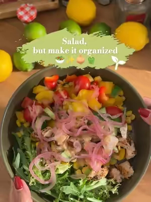 Salad  but make it organized  🫙💭🥙🫑 #fyp #foryoupage #tiktokfinds #mealprepideas #mealprep #salad #EasyRecipe #tiktokmademebuyit #TikTokshopbacktoschool #soligtsaladjars 